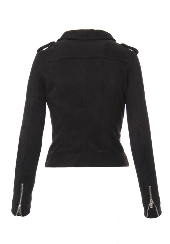 w Kolorze Czarnym z Zamszu